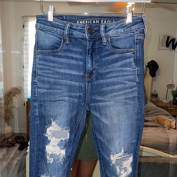 American Eagle Distressed Hi-Rise Jeggings - Picture 3 of 7